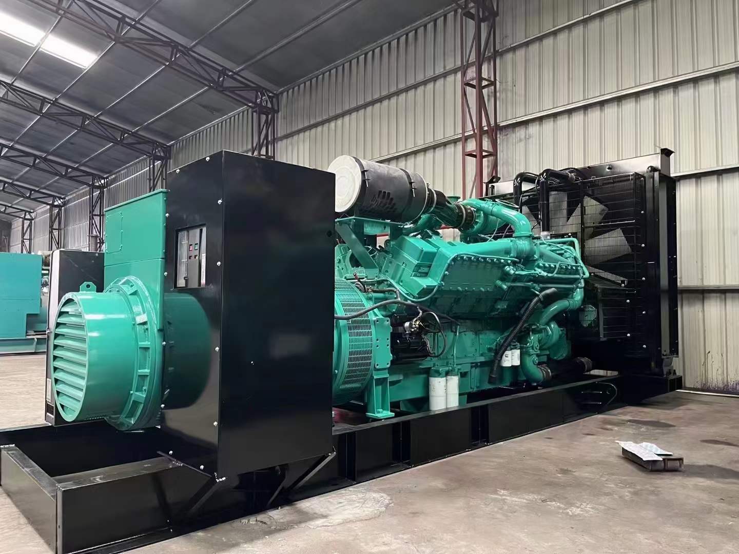 广陵如何降低 800kW 柴油发电机输出电流的波动？